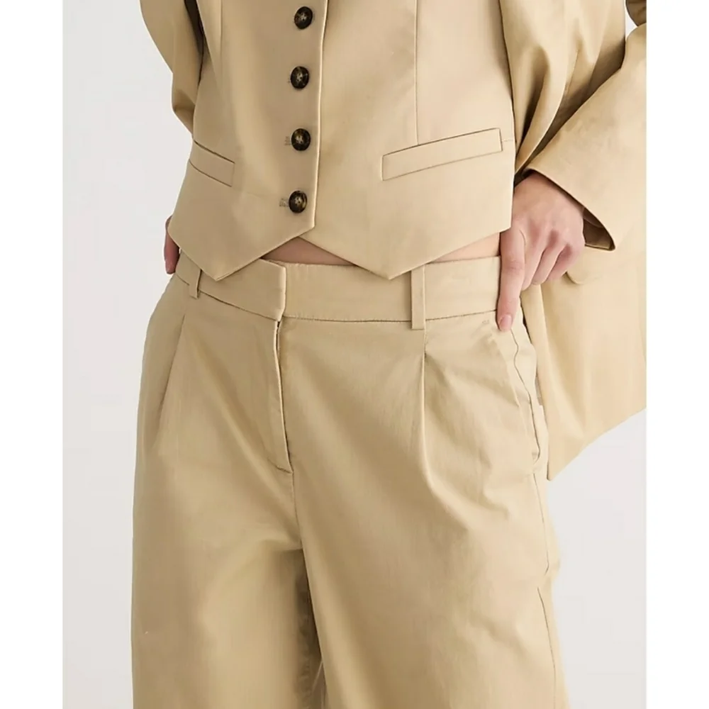 J.Crew Wide leg pleated kakhis